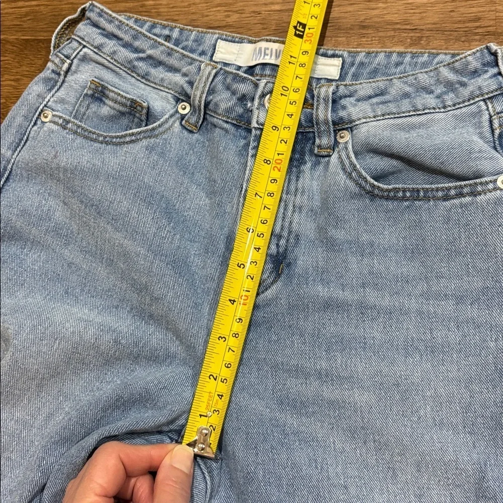Brandy Melville Distressed Jeans. Button fly. 26